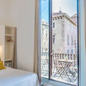 feelathome-casa-bertrand.catalonia-hotels.com/